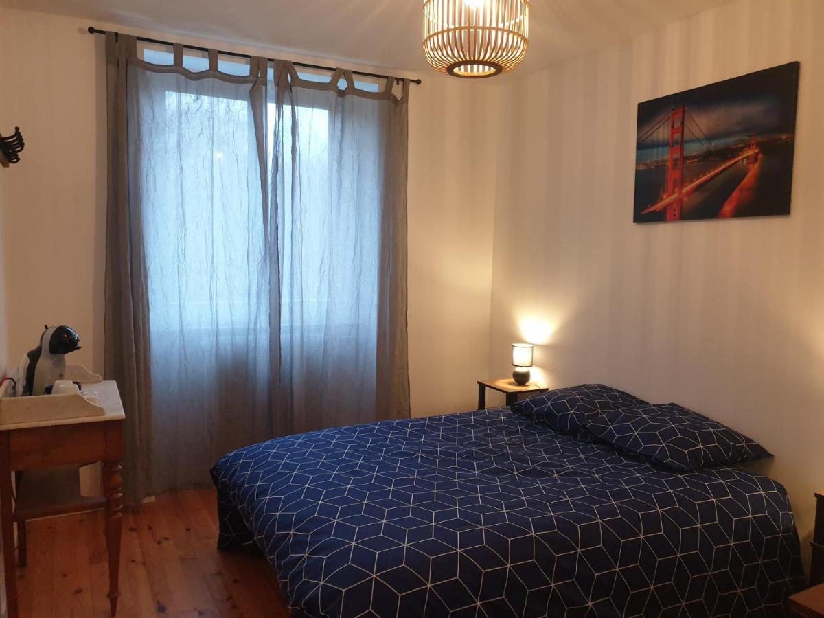 Sas Road Runner Cafe Bed & Breakfast Egliseneuve-d'Entraigues Exterior photo