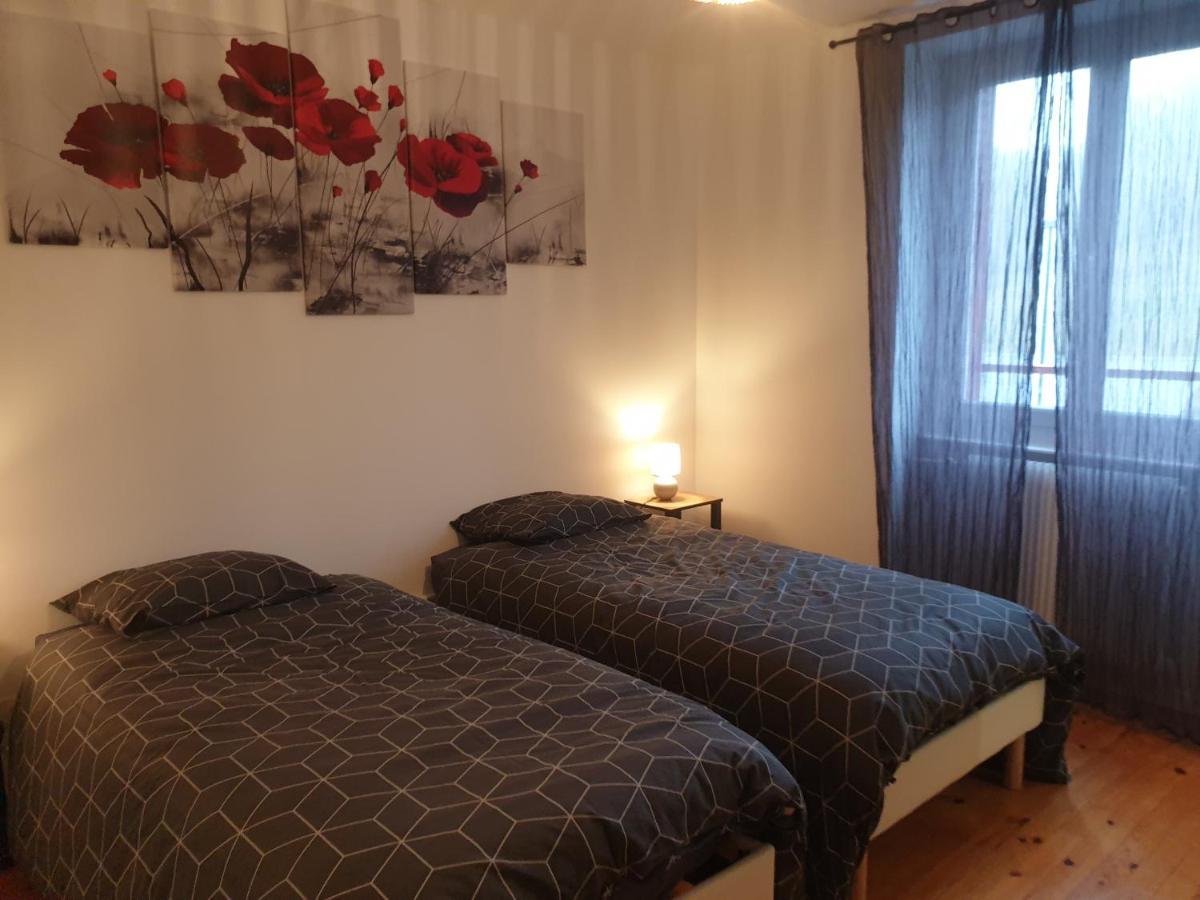Sas Road Runner Cafe Bed & Breakfast Egliseneuve-d'Entraigues Exterior photo