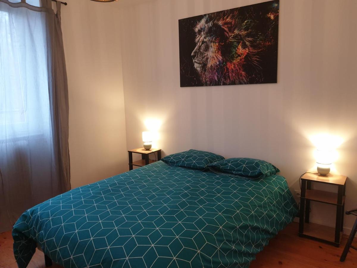 Sas Road Runner Cafe Bed & Breakfast Egliseneuve-d'Entraigues Exterior photo